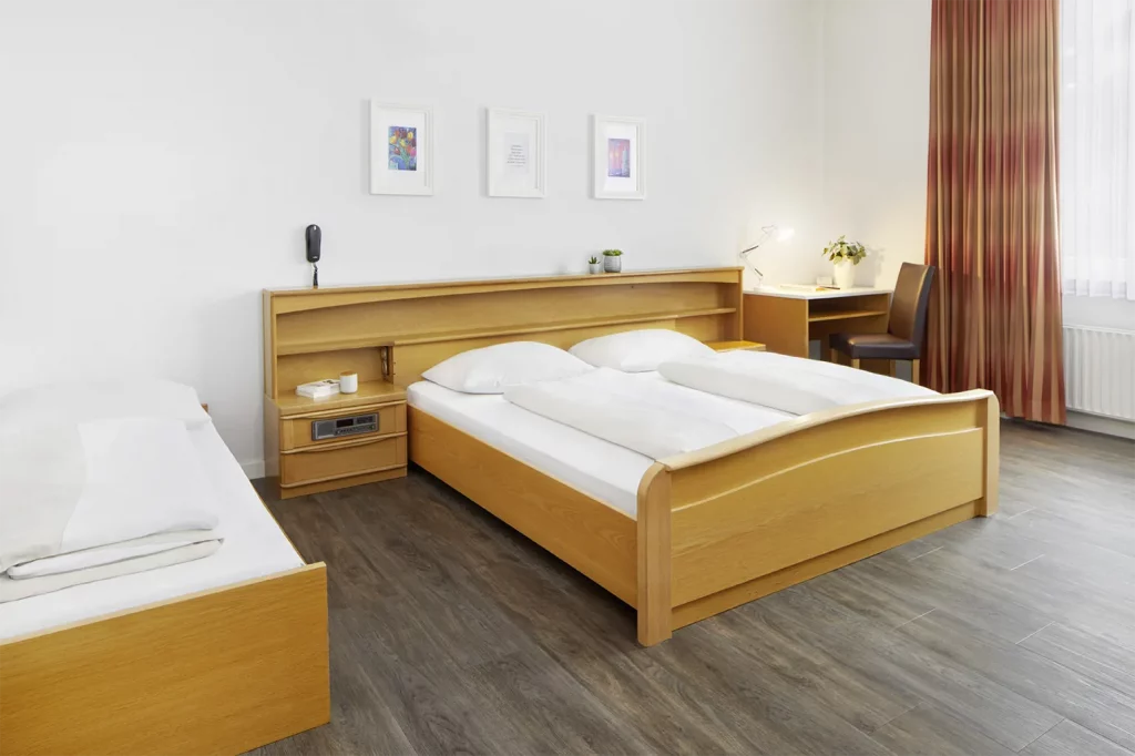 Familienzimmer im Hotel Wermelt mit zwei Betten