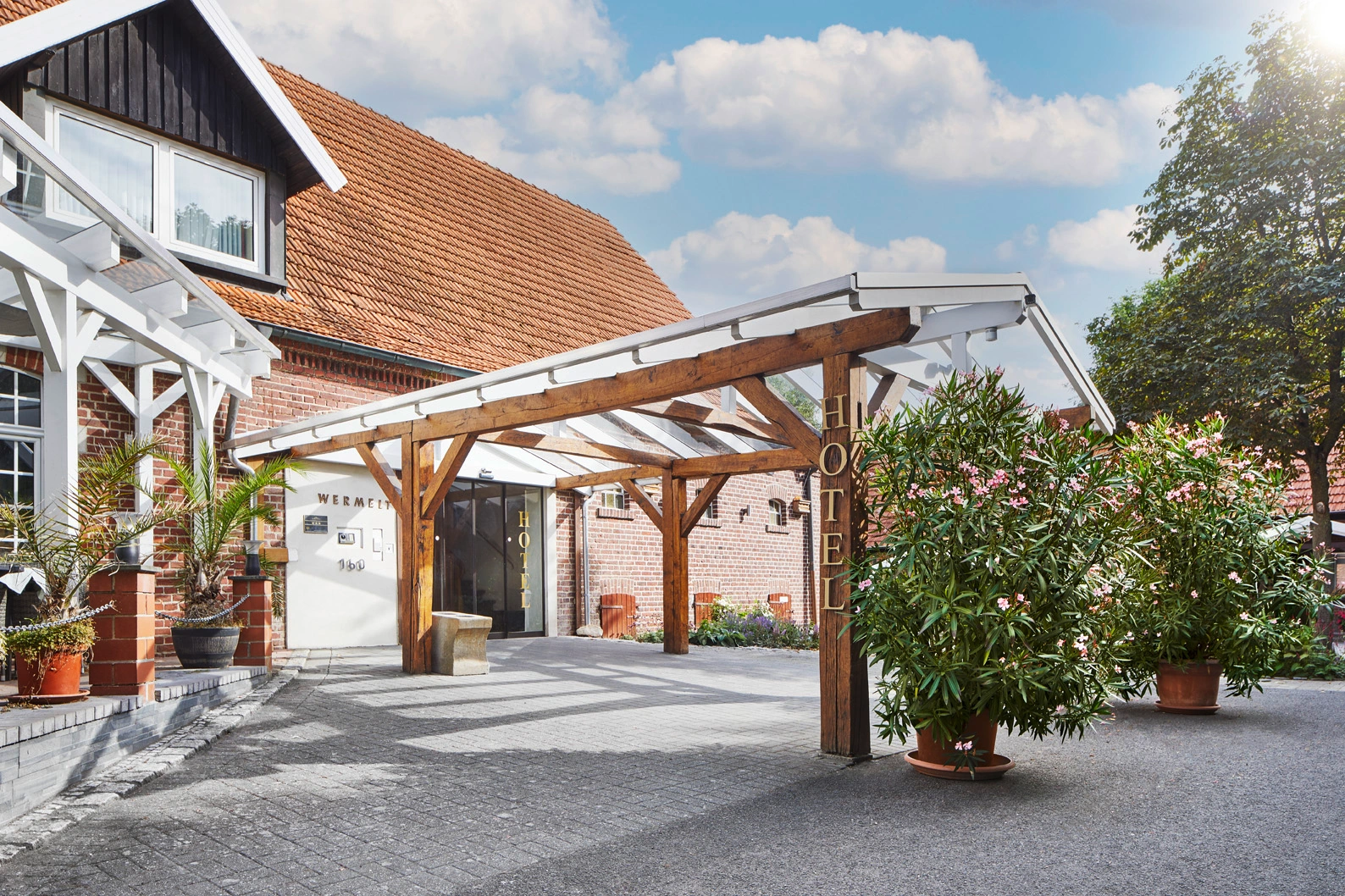 Außenansicht vom Hotel Wermelt in Greven im Münsterland