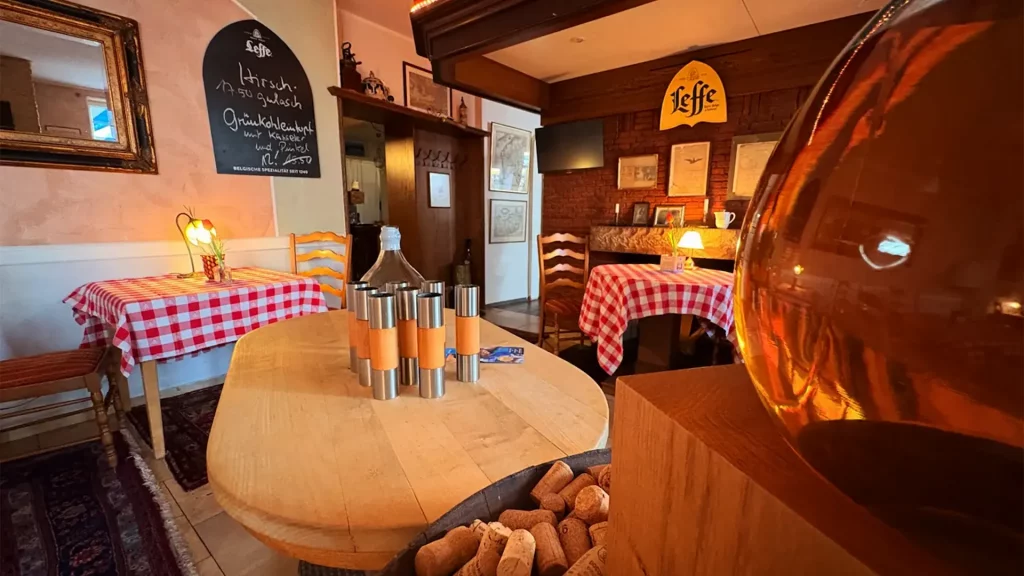 Restaurant Toni Meyer direkt neben dem Hotel Wermelt